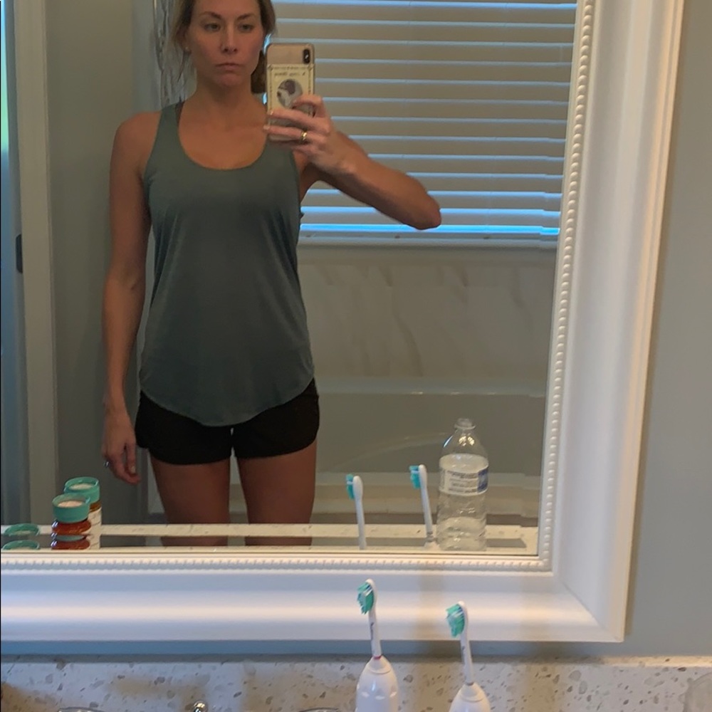 Lululemon tank